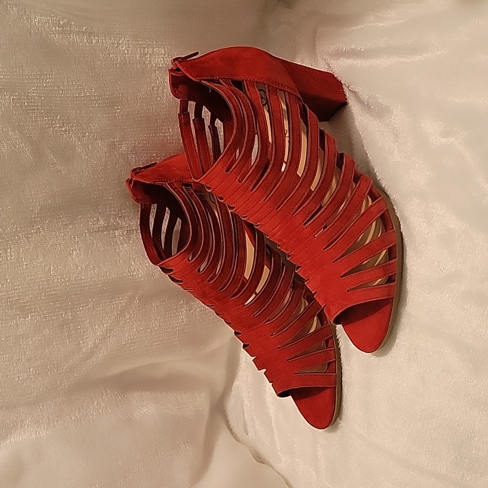 Bella Vita red suede heel cage-style sandals women's size 12WW